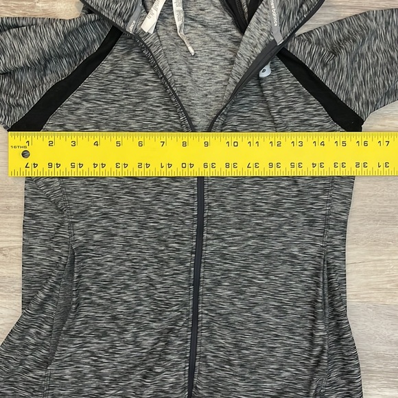 New Balance Heather Black & White Long Sleeve Zip Up Front Side Pockets Jacket - Picture 11 of 13